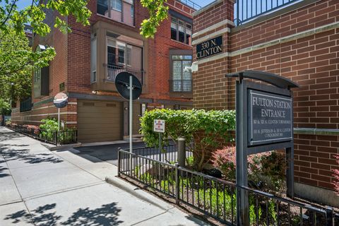 Tiny photo for 333 N JEFFERSON Street #606, Chicago, IL 60661 (MLS # 12645557)