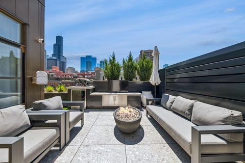 Tiny photo for 333 N JEFFERSON Street #606, Chicago, IL 60661 (MLS # 12645557)