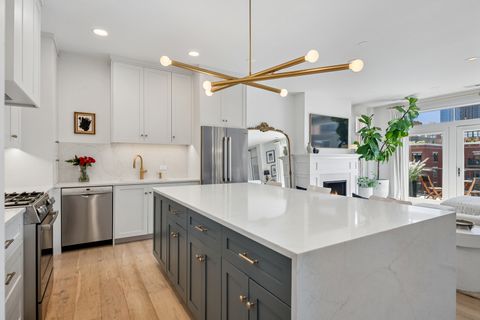 Tiny photo for 333 N JEFFERSON Street #606, Chicago, IL 60661 (MLS # 12645557)