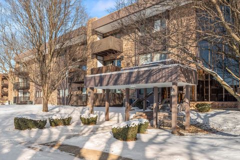 Photo of 1501 Woodbridge Road #1A, Joliet, IL 60436 (MLS # 12552822)