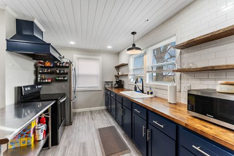 Tiny photo for 4003 Elm Street, Bettendorf, IA 52722 (MLS # 12615659)