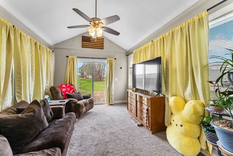 Tiny photo for 4003 Elm Street, Bettendorf, IA 52722 (MLS # 12615659)