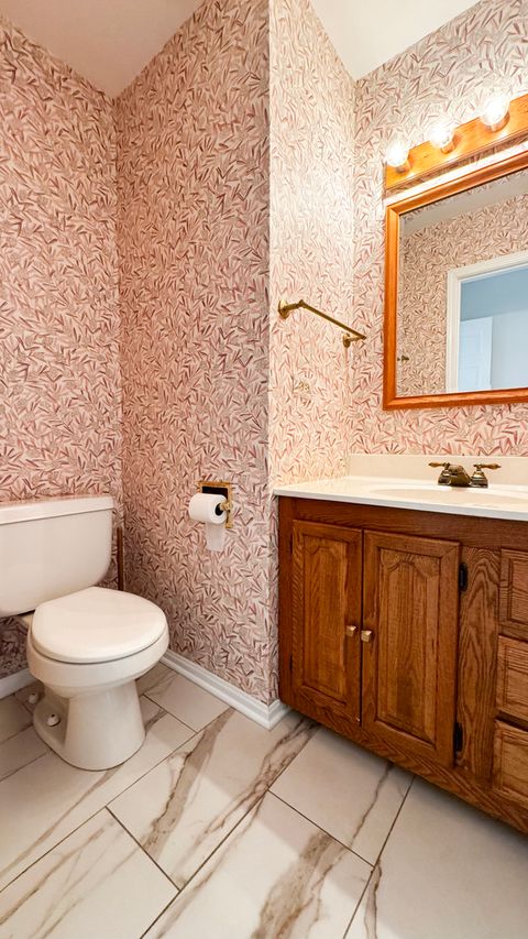 Tiny photo for 28 Montgomery Lane, Vernon Hills, IL 60061 (MLS # 12618708)