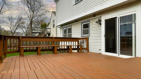 Tiny photo for 28 Montgomery Lane, Vernon Hills, IL 60061 (MLS # 12618708)