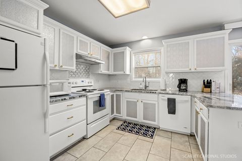 Tiny photo for 430 Turnbury Court E, DeKalb, IL 60115 (MLS # 12542764)