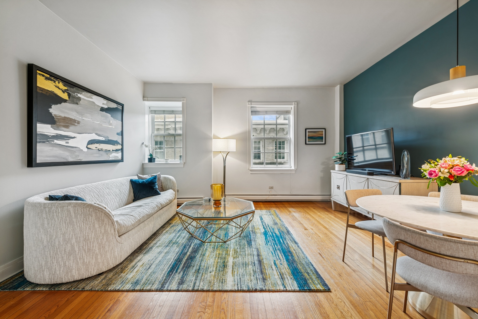 70 E Scott Street 908