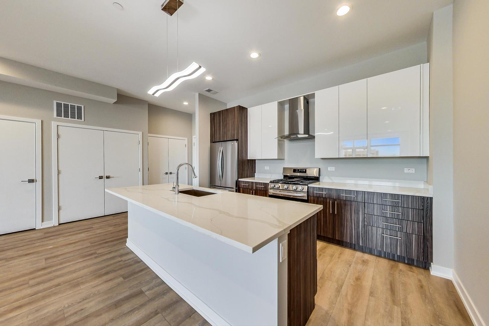 8025 Skokie Boulevard 302