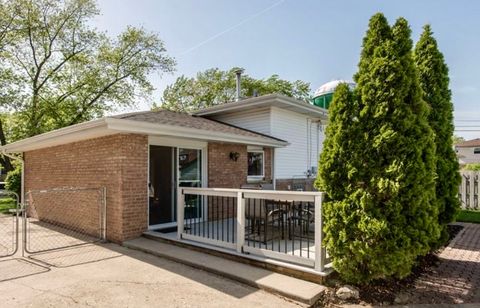 Tiny photo for 10501 Forest Lane, Chicago Ridge, IL 60415 (MLS # 12484847)