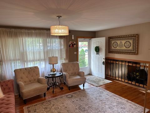 Tiny photo for 10501 Forest Lane, Chicago Ridge, IL 60415 (MLS # 12484847)