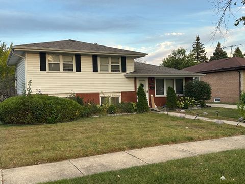 Tiny photo for 10501 Forest Lane, Chicago Ridge, IL 60415 (MLS # 12484847)