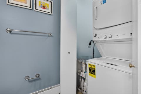 Tiny photo for 25 E Superior Street #1006, Chicago, IL 60611 (MLS # 12692011)