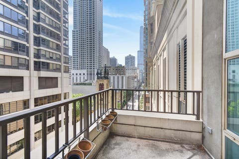 Tiny photo for 25 E Superior Street #1006, Chicago, IL 60611 (MLS # 12692011)