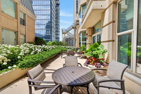Tiny photo for 25 E Superior Street #1006, Chicago, IL 60611 (MLS # 12692011)