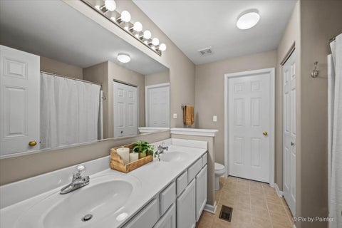 Tiny photo for 375 WOLCOTT Lane #375, Batavia, IL 60510 (MLS # 12775843)