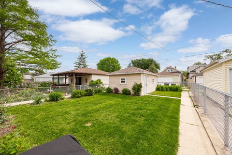 Tiny photo for 3311 Sunnyside Avenue, Brookfield, IL 60513 (MLS # 12629811)