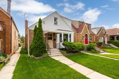 Tiny photo for 3311 Sunnyside Avenue, Brookfield, IL 60513 (MLS # 12629811)