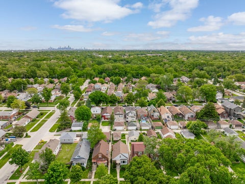 Tiny photo for 3311 Sunnyside Avenue, Brookfield, IL 60513 (MLS # 12629811)