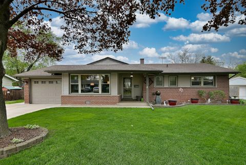 Tiny photo for 799 Brantwood Avenue, Elk Grove Village, IL 60007 (MLS # 12623783)