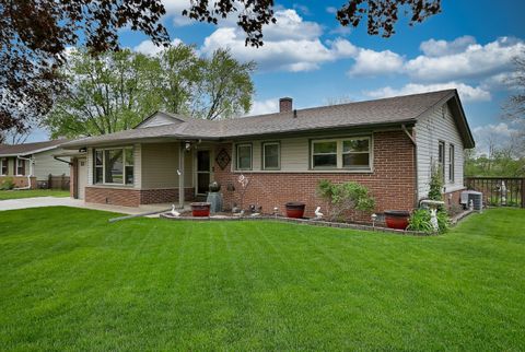 Photo of 799 Brantwood Avenue, Elk Grove Village, IL 60007 (MLS # 12623783)
