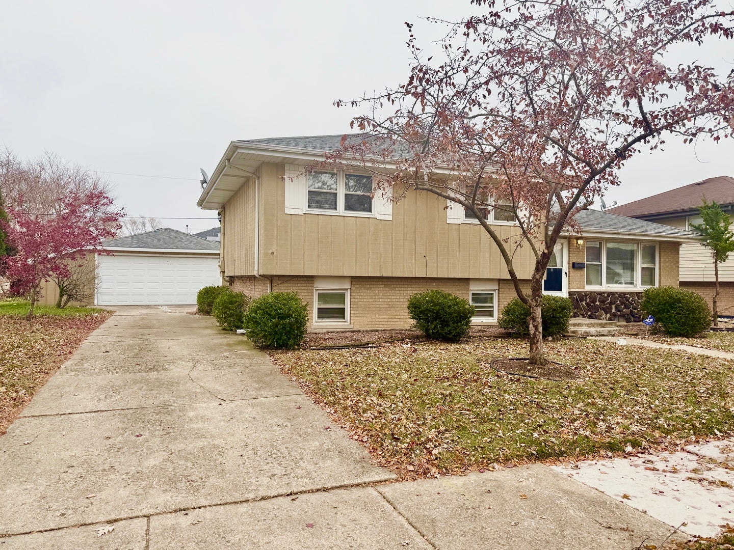 16109 Prairie Avenue