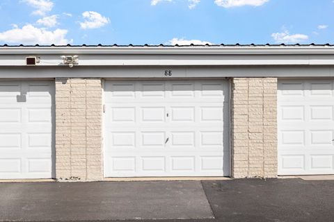 Tiny photo for 5540 Walnut Avenue #4A, Downers Grove, IL 60515 (MLS # 12488387)