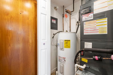 Tiny photo for 5540 Walnut Avenue #4A, Downers Grove, IL 60515 (MLS # 12488387)