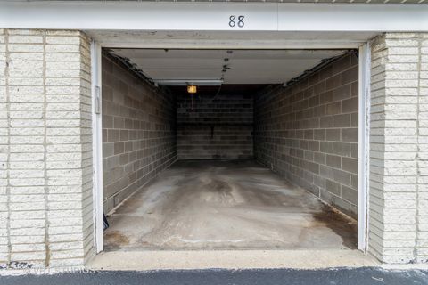 Tiny photo for 5540 Walnut Avenue #4A, Downers Grove, IL 60515 (MLS # 12488387)