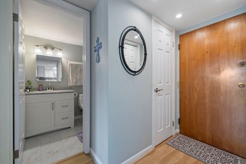 Tiny photo for 5540 Walnut Avenue #4A, Downers Grove, IL 60515 (MLS # 12488387)
