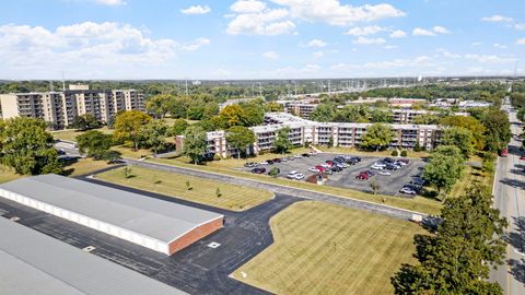 Tiny photo for 5540 Walnut Avenue #4A, Downers Grove, IL 60515 (MLS # 12488387)