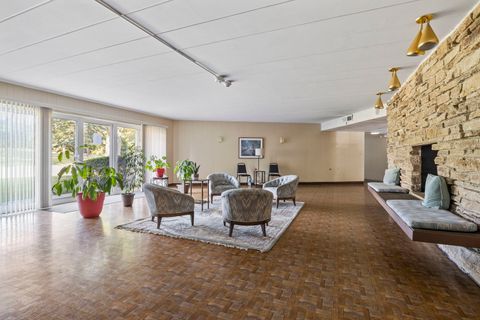 Tiny photo for 5540 Walnut Avenue #4A, Downers Grove, IL 60515 (MLS # 12488387)