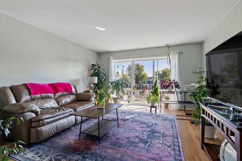 Tiny photo for 5540 Walnut Avenue #4A, Downers Grove, IL 60515 (MLS # 12488387)