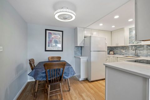 Tiny photo for 5540 Walnut Avenue #4A, Downers Grove, IL 60515 (MLS # 12488387)