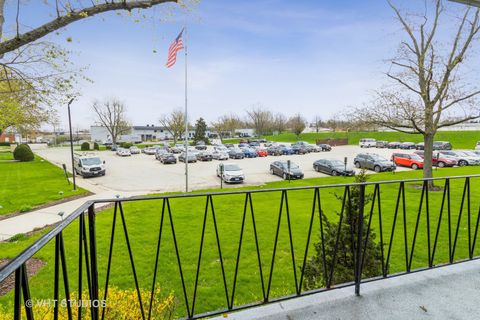 Tiny photo for 5540 Walnut Avenue #4A, Downers Grove, IL 60515 (MLS # 12488387)