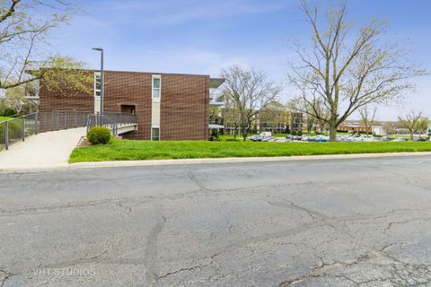 Tiny photo for 5540 Walnut Avenue #4A, Downers Grove, IL 60515 (MLS # 12488387)