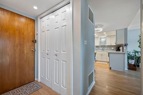 Tiny photo for 5540 Walnut Avenue #4A, Downers Grove, IL 60515 (MLS # 12488387)