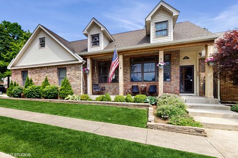 703 GREENWOOD Avenue Mundelein IL 60060