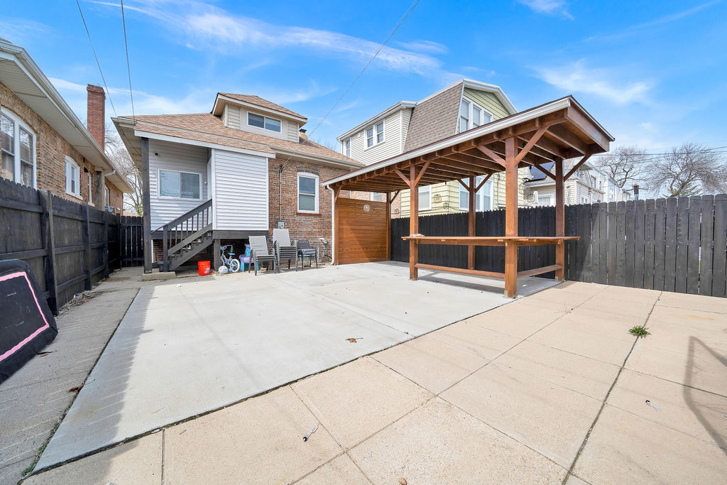 2543 N Newcastle Avenue