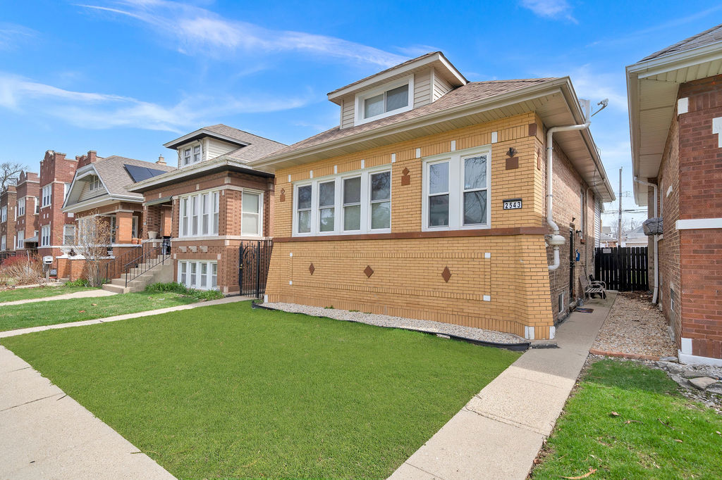 2543 N Newcastle Avenue