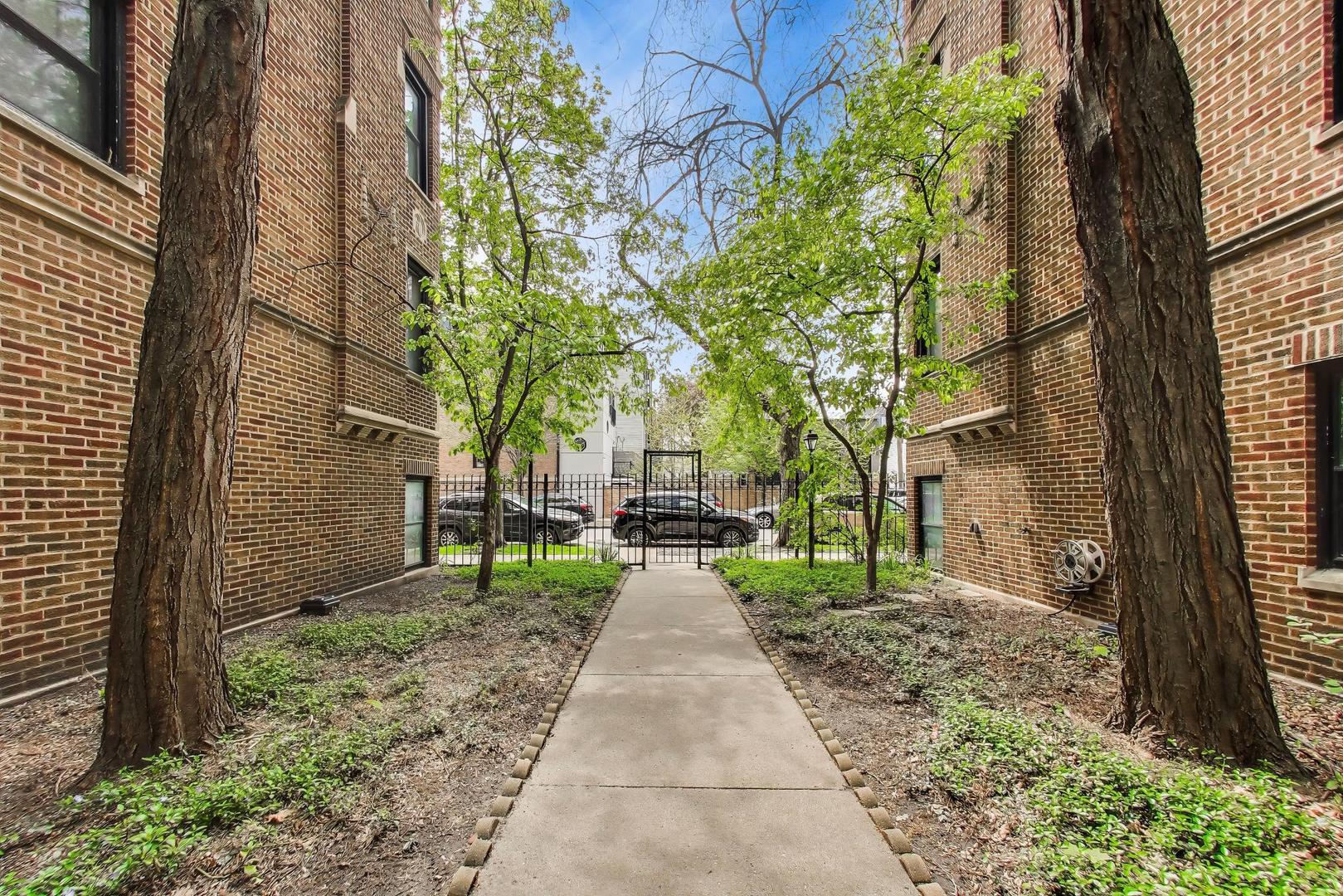 1106 W Montana Street 1