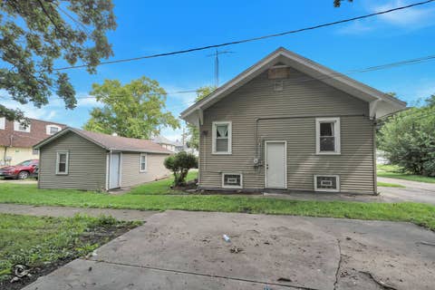 Tiny photo for 850 E Bourbonnais Street, Kankakee, IL 60901 (MLS # 12736887)