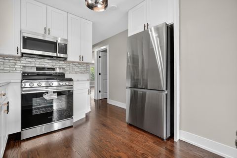 Tiny photo for 2601 W 98th Place, Evergreen Park, IL 60805 (MLS # 12520463)