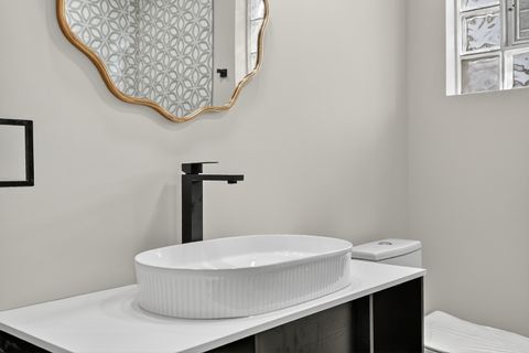 Tiny photo for 2601 W 98th Place, Evergreen Park, IL 60805 (MLS # 12520463)