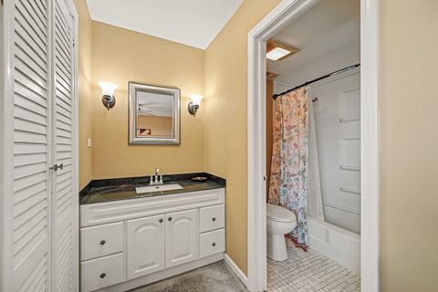 Tiny photo for 450 Raintree Court #3B, Glen Ellyn, IL 60137 (MLS # 12583109)