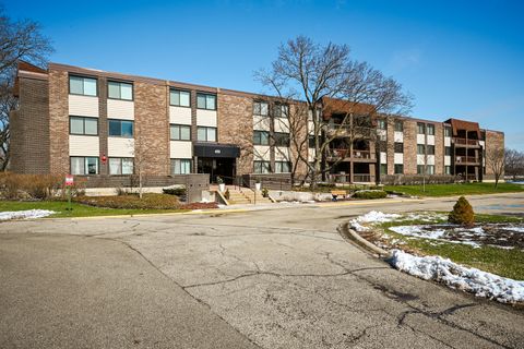 450 Raintree Court 3B Glen Ellyn IL 60137