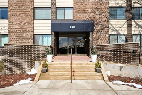 Tiny photo for 450 Raintree Court #3B, Glen Ellyn, IL 60137 (MLS # 12583109)