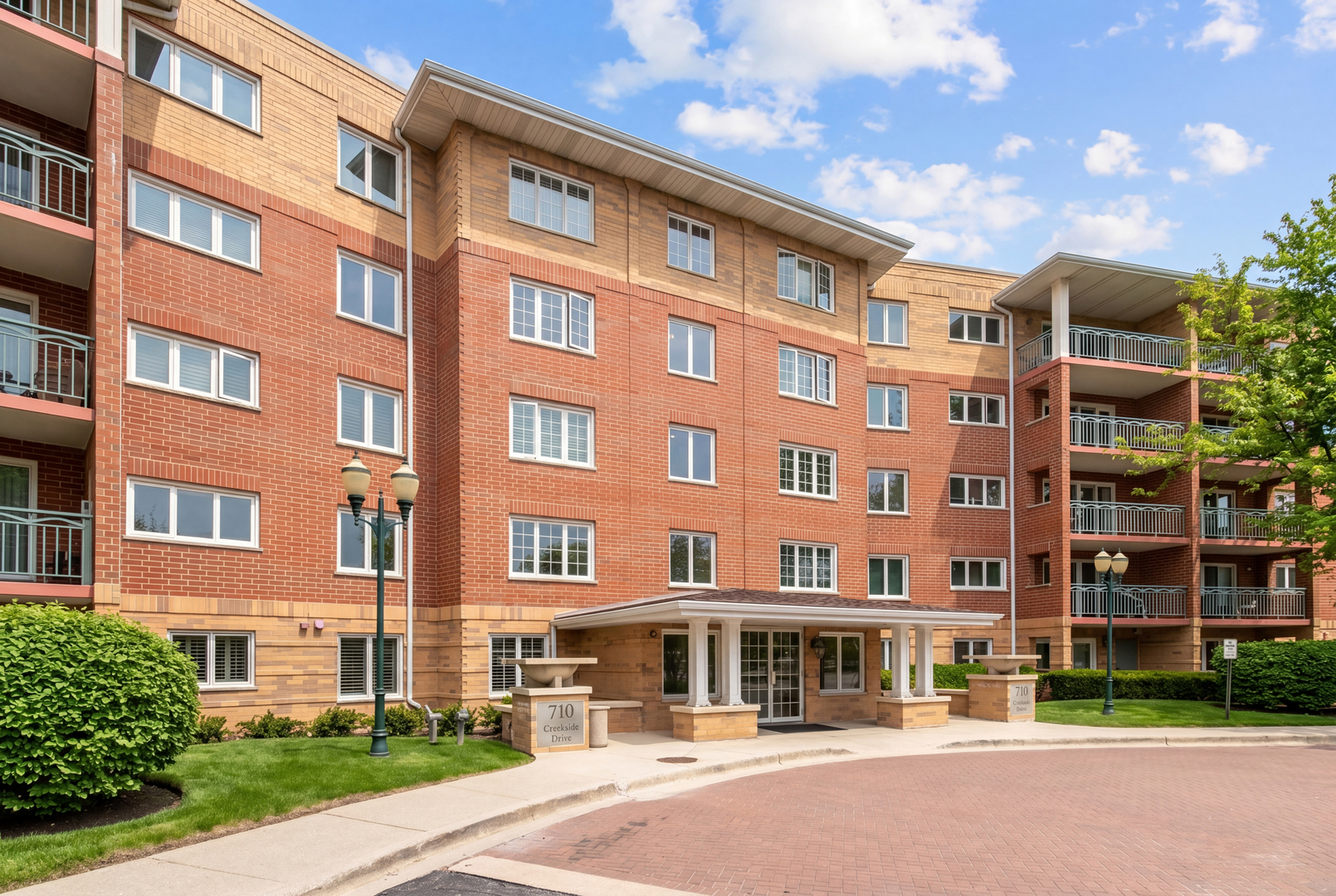 710 Creekside Drive 302