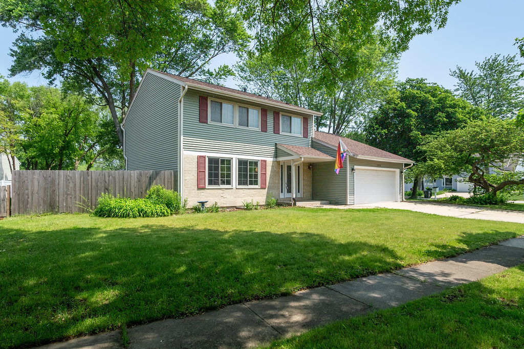 30W060 Avondale Court