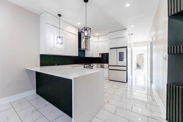 9068 S South Chicago Avenue