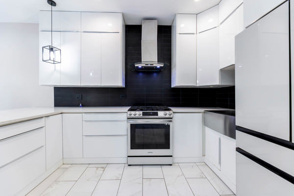 9068 S South Chicago Avenue