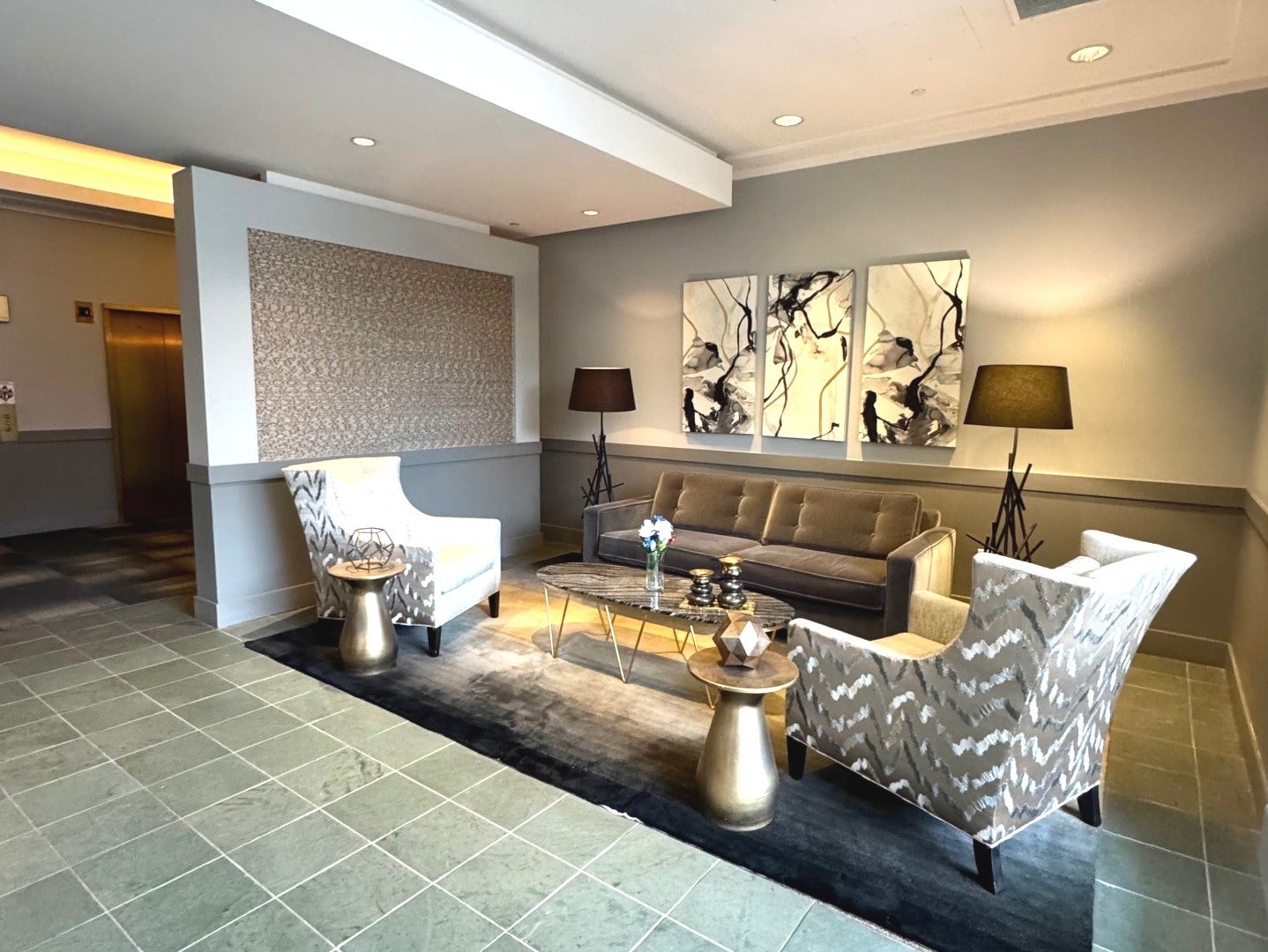 77 S Evergreen Avenue 407